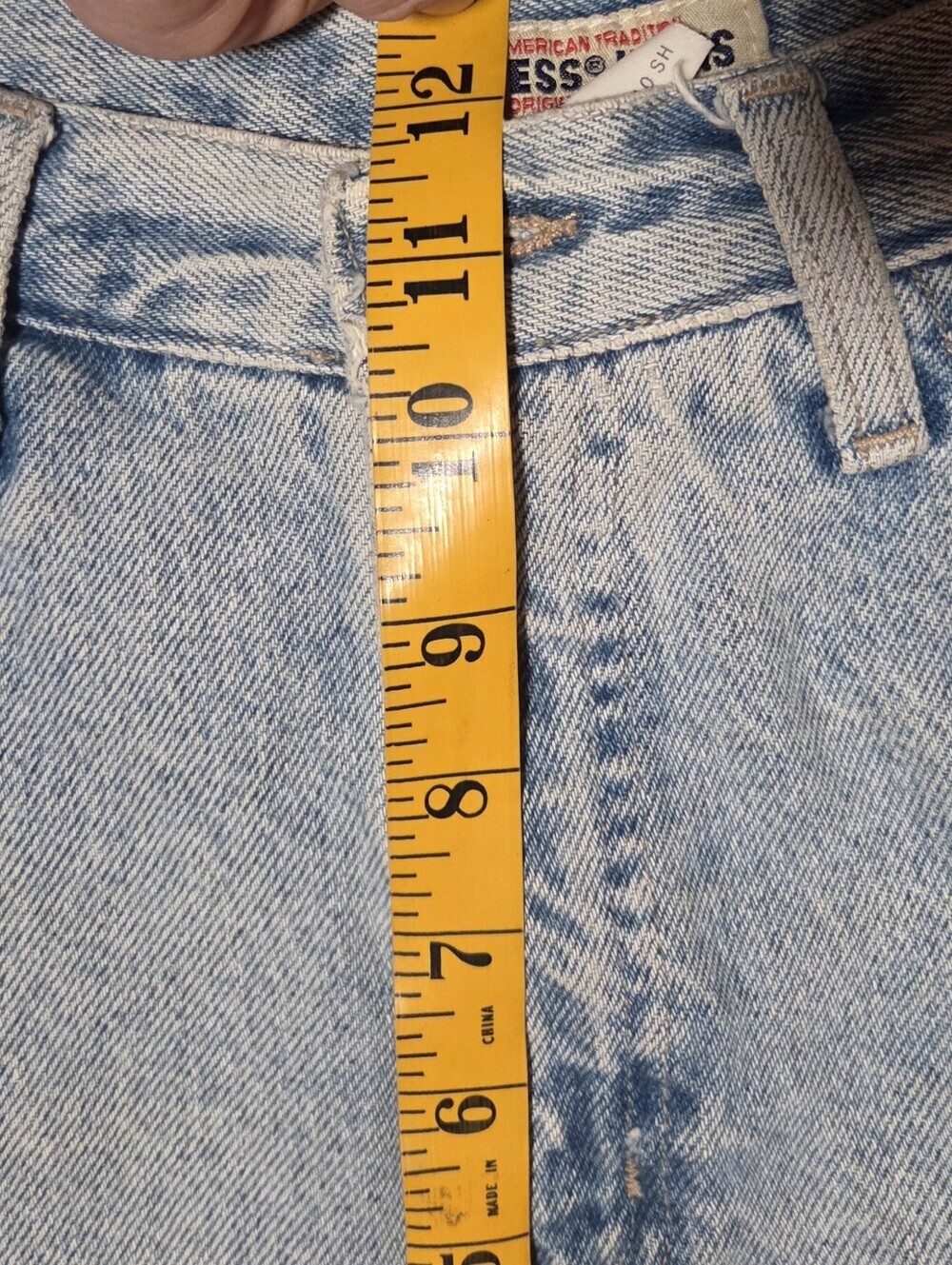 Vintage Guess Womens High Rise Light Wash Blue Mom Jeans Made In The USA Size 32 - Picture 10 of 10